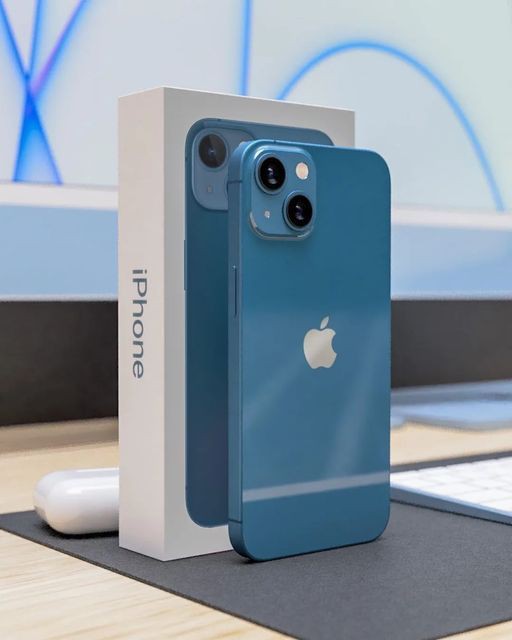 Apple iPhone 13