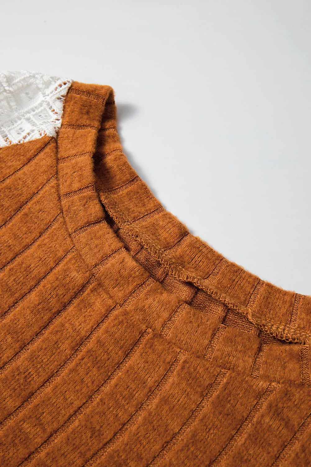 Μπλούζα με ριμπ μανίκια και λουλούδια