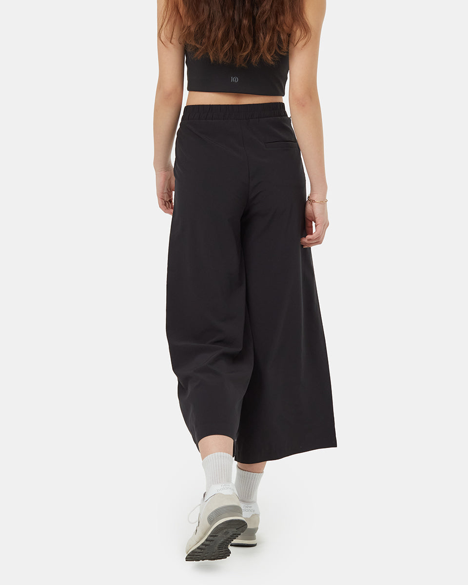 inMotion Cropped Wide Leg Pant