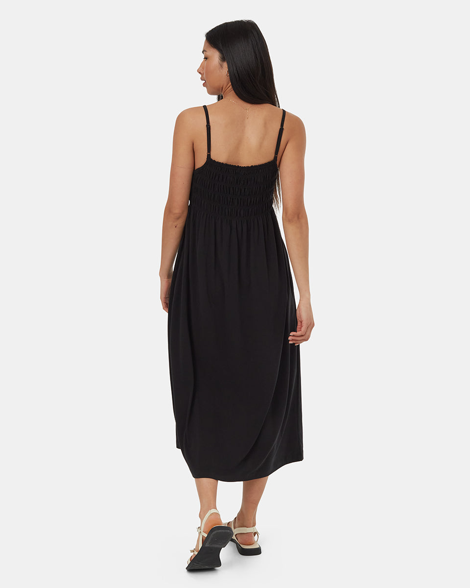 Φόρεμα από ξύλο που παρασύρεται από το νερό