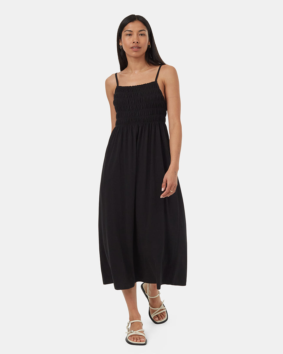 Φόρεμα από ξύλο που παρασύρεται από το νερό