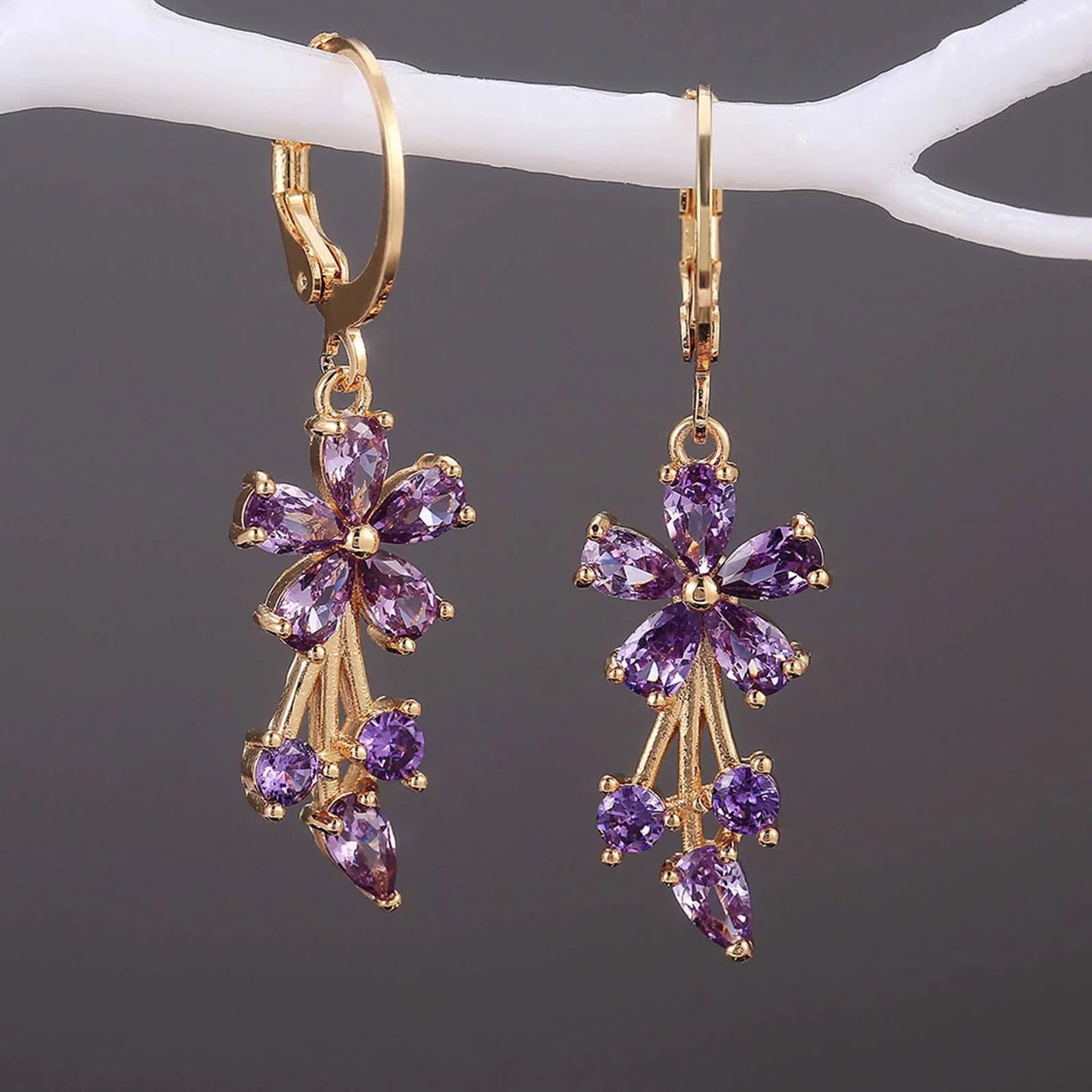 SHIYAO Crystal Flower Clip-On Earrings