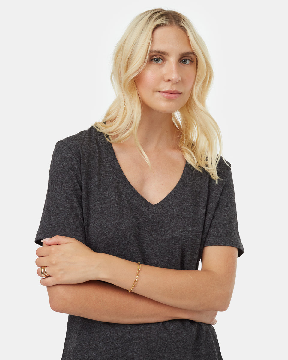 Μπλούζα με V λαιμόκοψη από κάνναβη