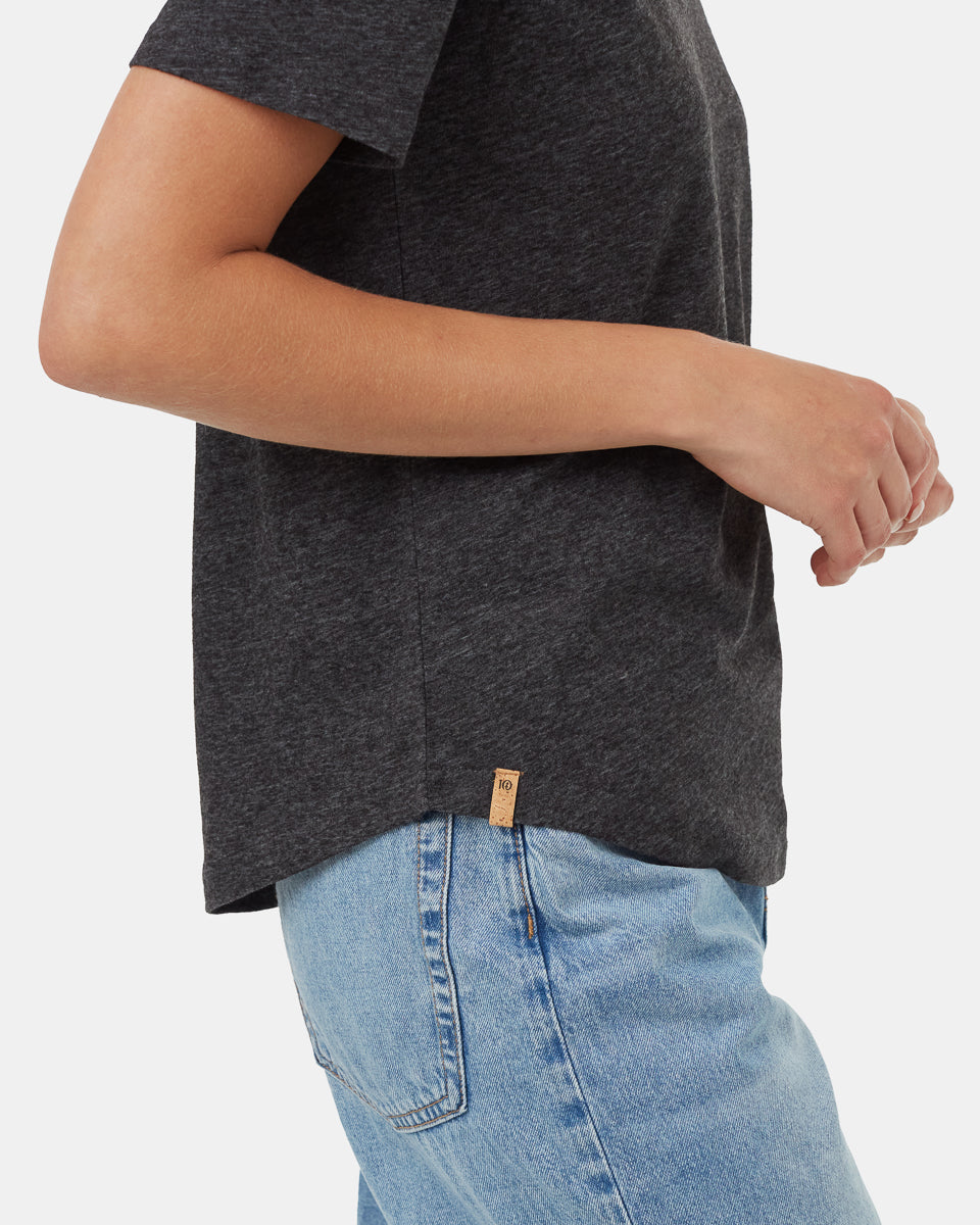 Μπλούζα με V λαιμόκοψη από κάνναβη